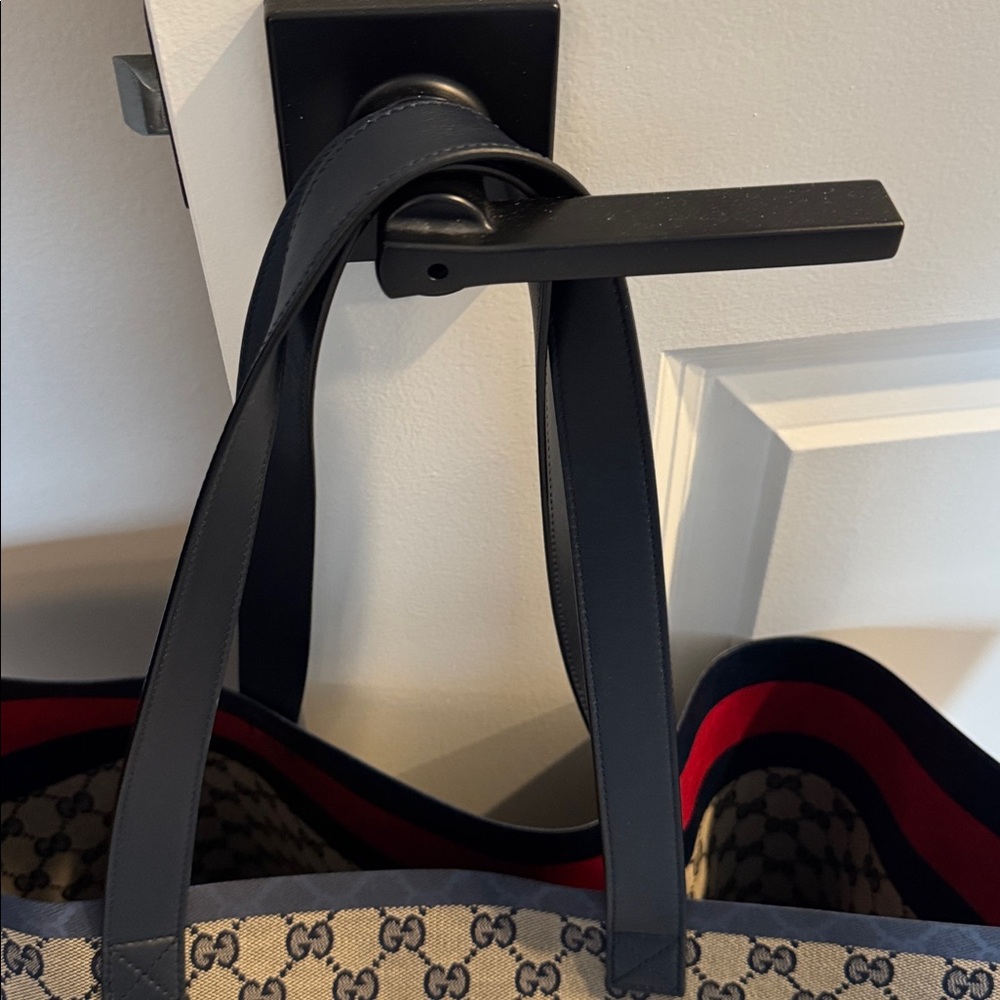 Gucci navy and beige tote - Picture 2 of 6